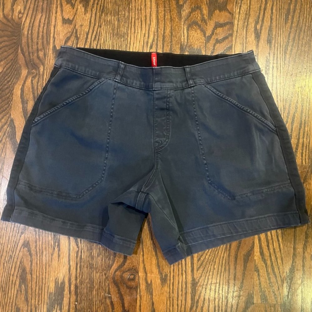 Spanx Stretch Twill Shorts XL in Washed Black (gray) 6"